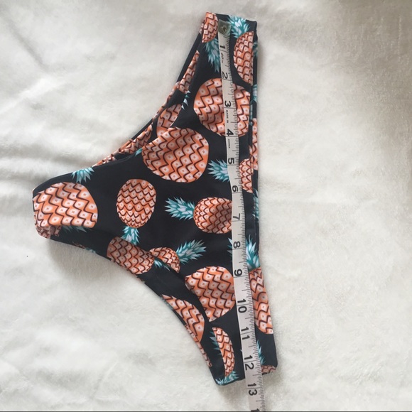 Black swim-suit with pineapple - Picture 4 of 4